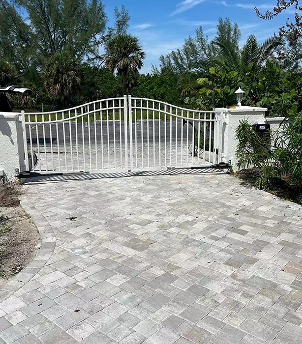 Chain Link Gate Repair in Belle Glade, FL
